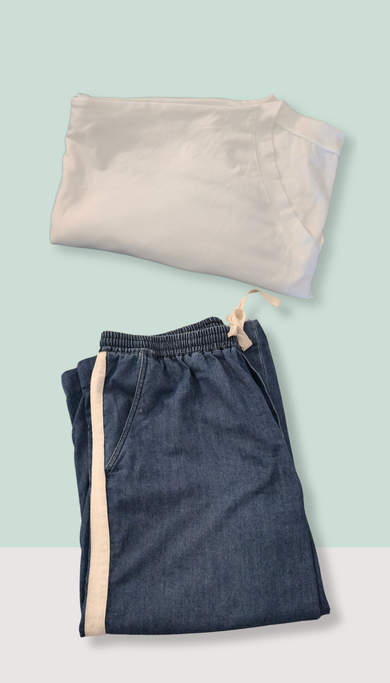 Size 18 Wide Leg Jeans & White T-Shirt Combo